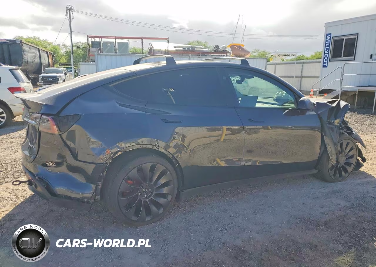 2024 Tesla Model Y Performance Dual Motor All-Wheel Drive VIN:7SAYGDEF4RF086532 - 3