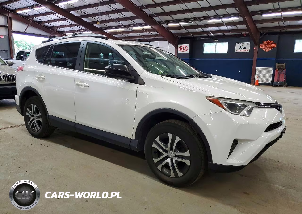2018 Toyota Rav4 Le VIN:JTMBFREV6JJ258177 - 4