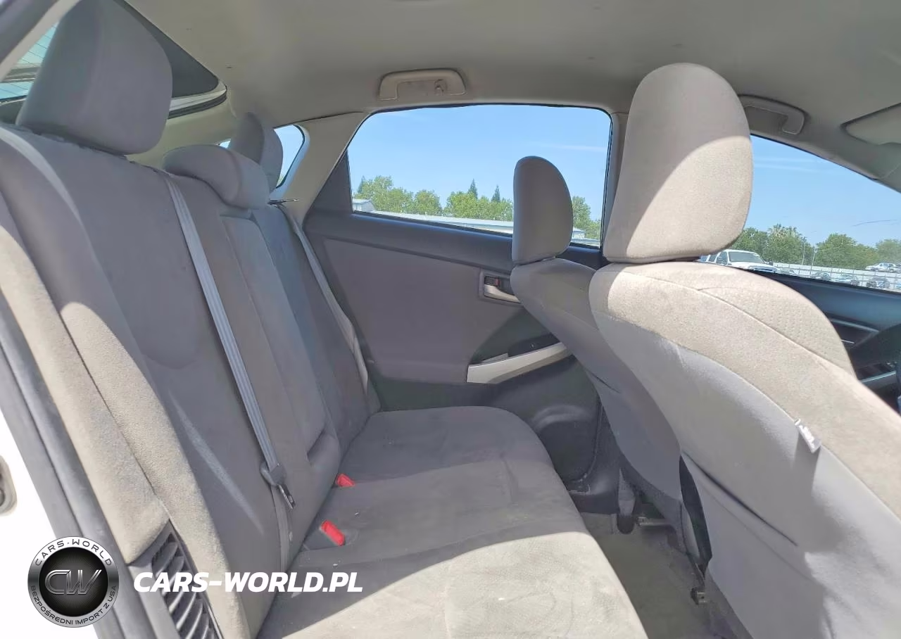 2015 Toyota Prius Two VIN:JTDKN3DU2F0417069 - 10