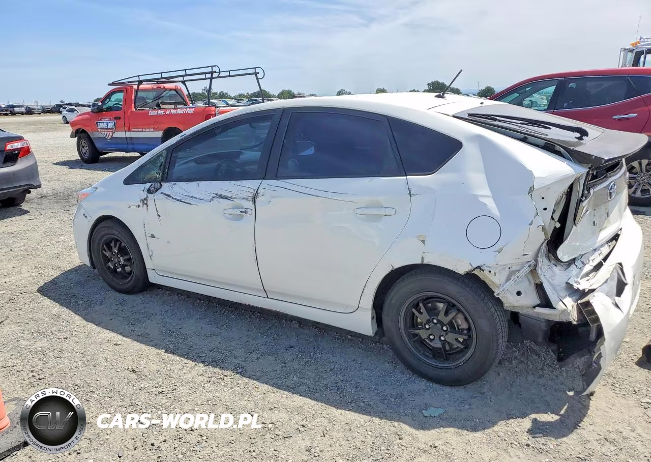 2015 Toyota Prius Two VIN:JTDKN3DU2F0417069 - 2