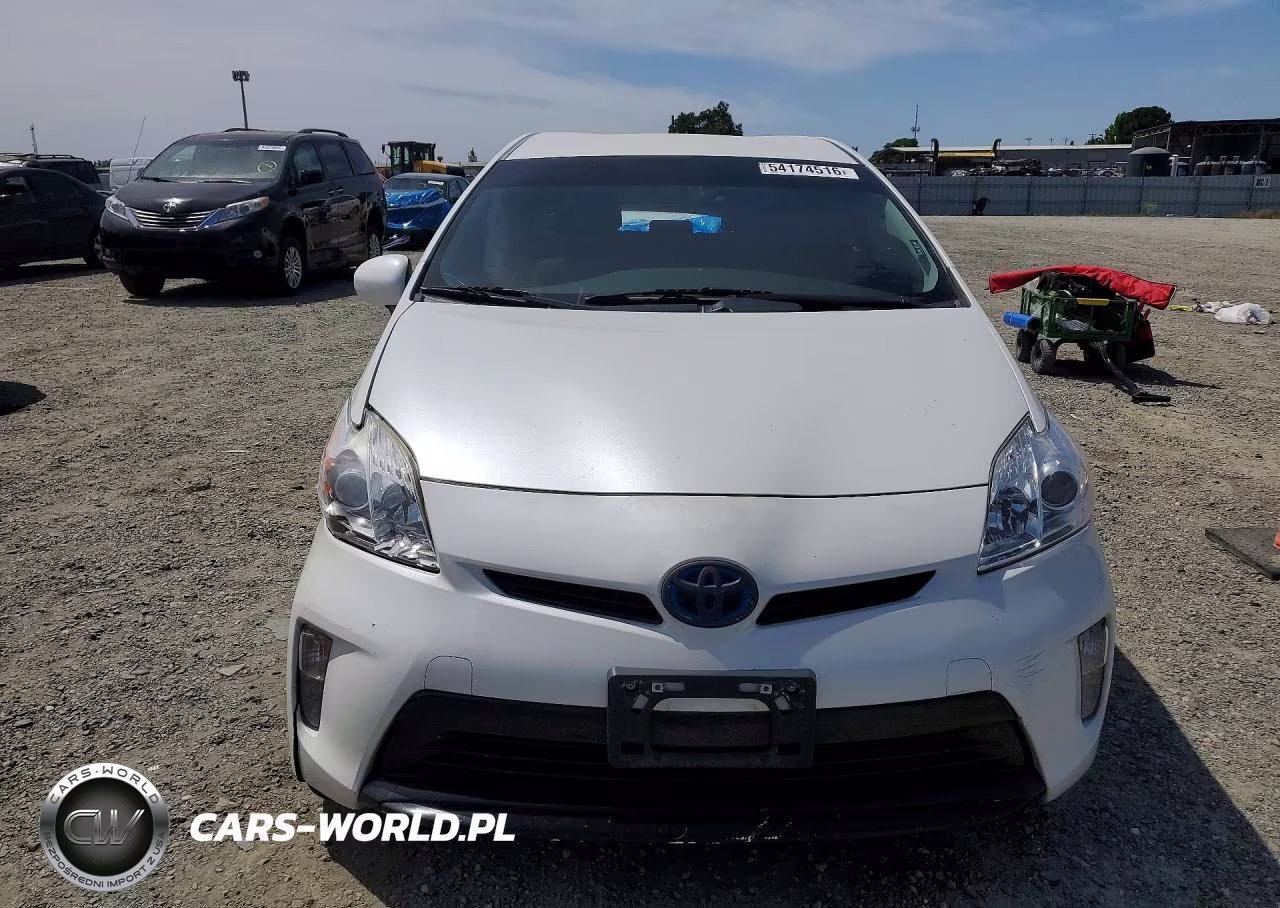 2015 Toyota Prius Two VIN:JTDKN3DU2F0417069 - 5