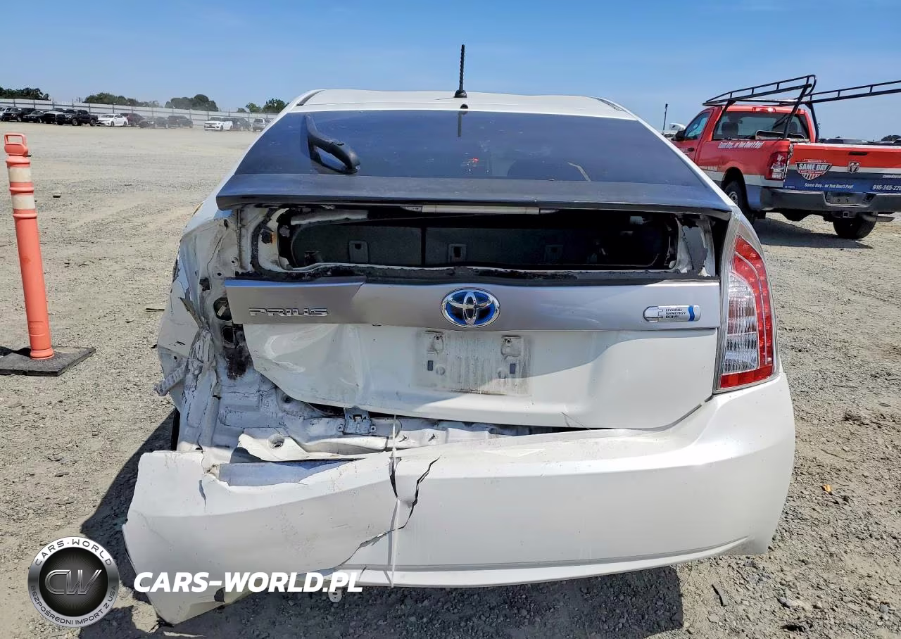 2015 Toyota Prius Two VIN:JTDKN3DU2F0417069 - 6
