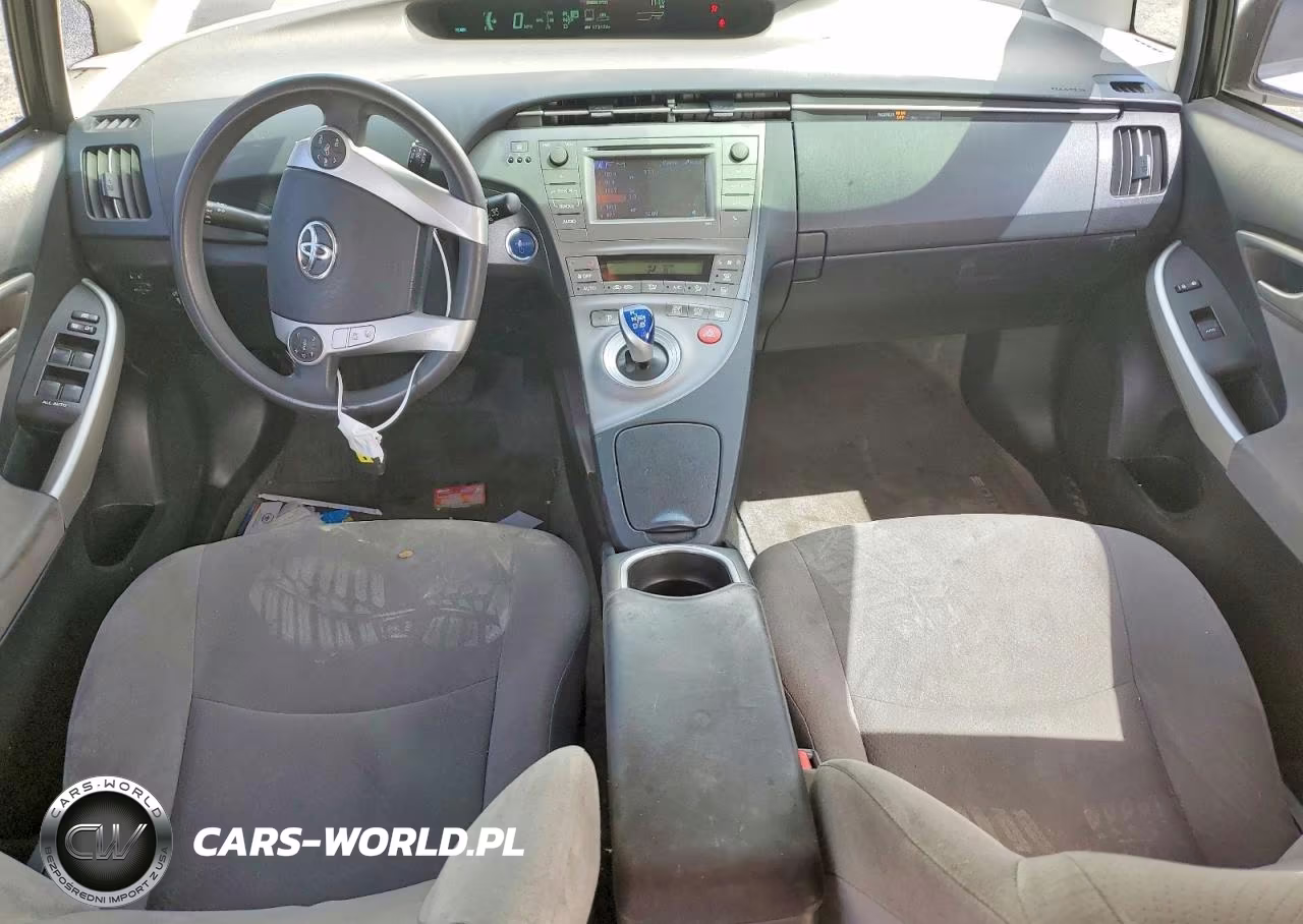 2015 Toyota Prius Two VIN:JTDKN3DU2F0417069 - 8