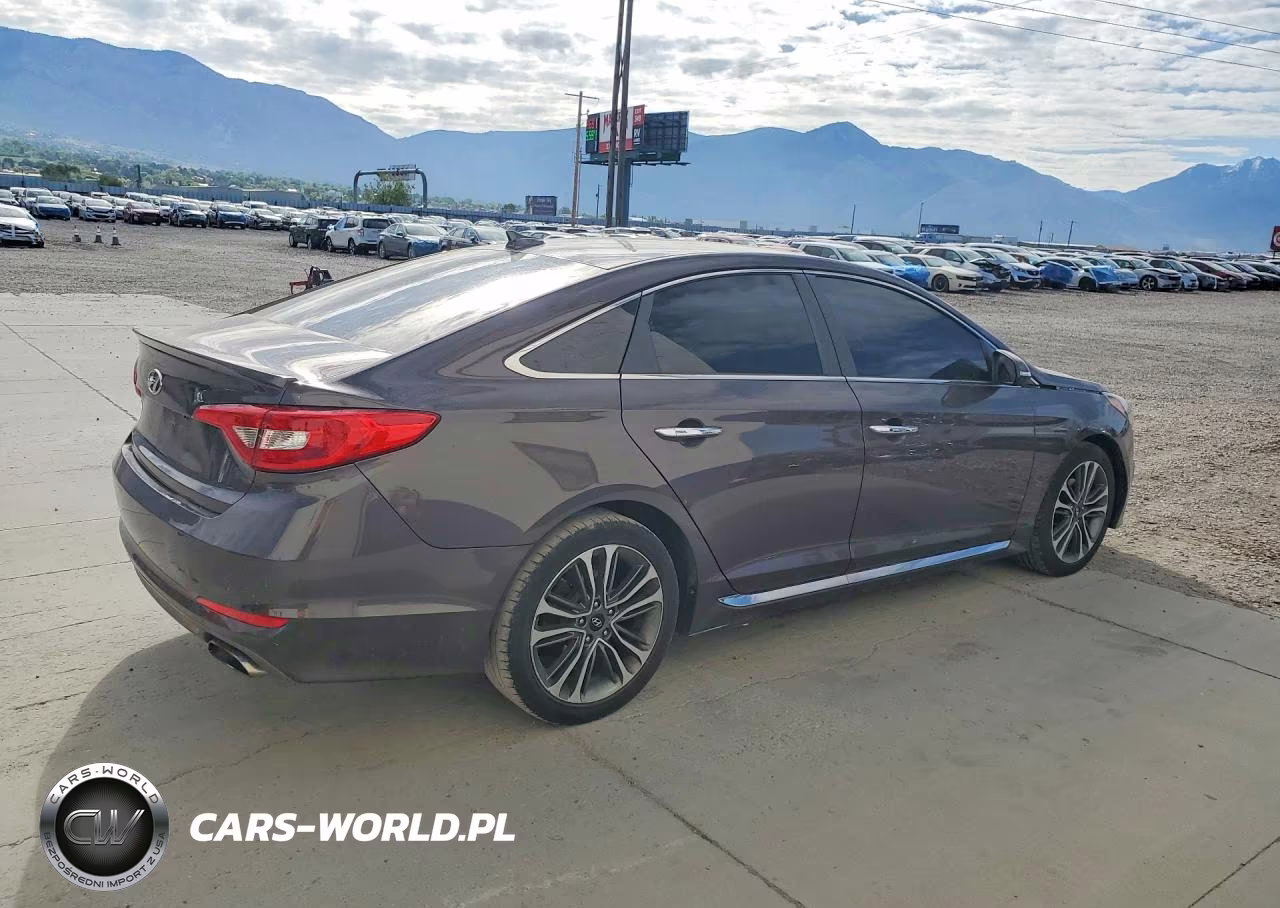2015 Hyundai Sonata Sport VIN:5NPE34AF0FH234674 - 3