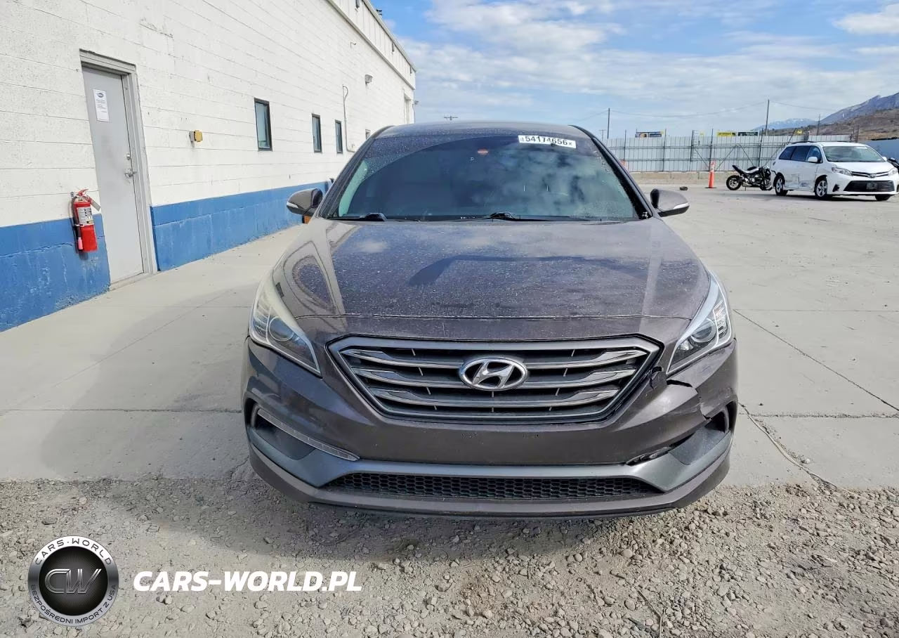 2015 Hyundai Sonata Sport VIN:5NPE34AF0FH234674 - 5