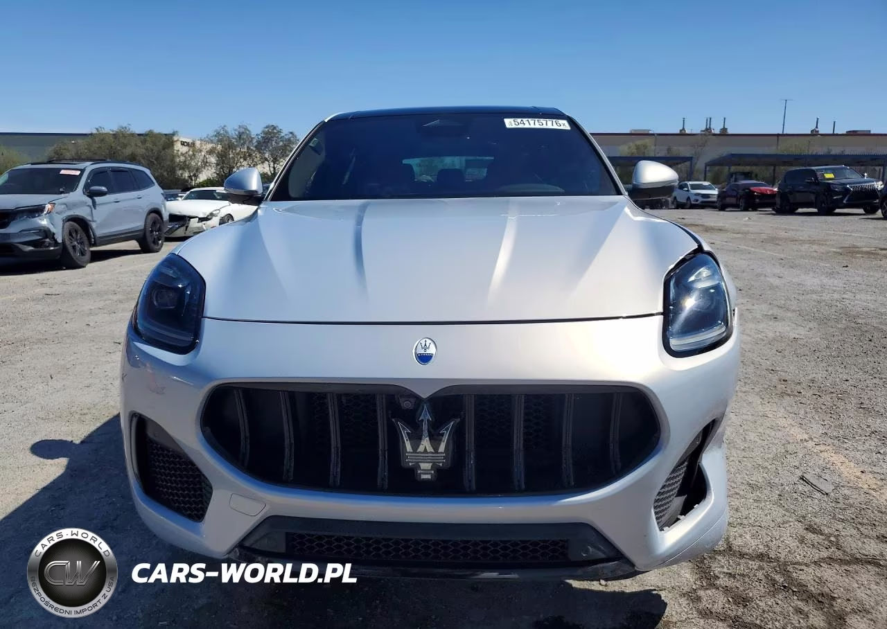 2023 Maserati Grecale Modena VIN:ZN682AVM4P7407902 - 5