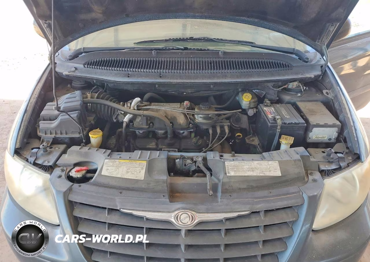 2005 Chrysler Town & Country VIN:1C4GP45R95B439928 - 11
