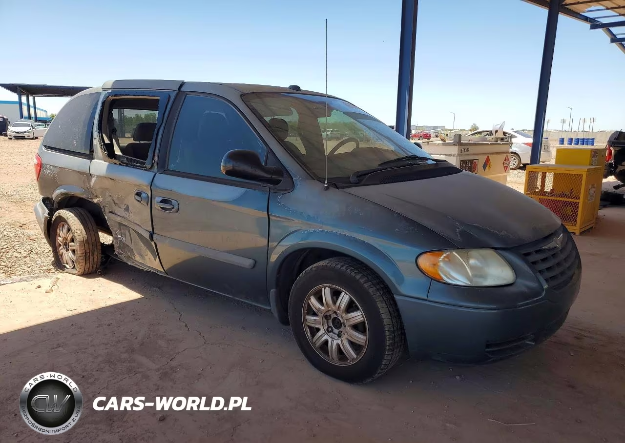 2005 Chrysler Town & Country VIN:1C4GP45R95B439928 - 4