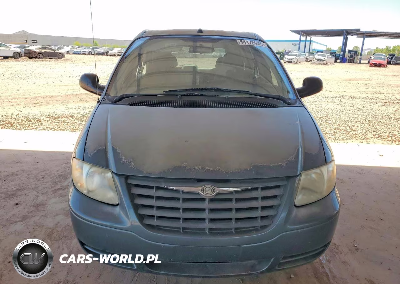 2005 Chrysler Town & Country VIN:1C4GP45R95B439928 - 5