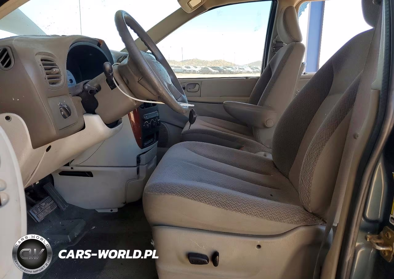 2005 Chrysler Town & Country VIN:1C4GP45R95B439928 - 7