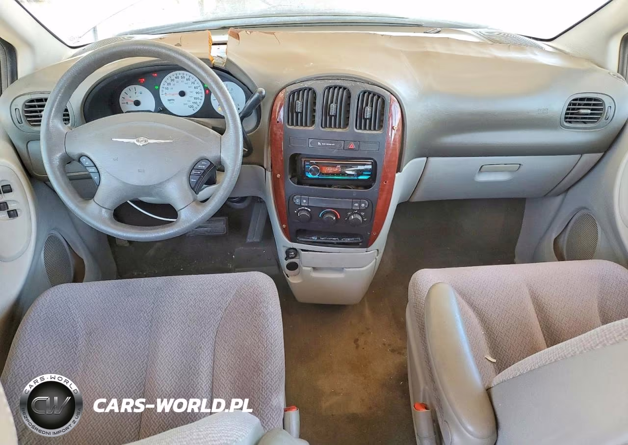 2005 Chrysler Town & Country VIN:1C4GP45R95B439928 - 8