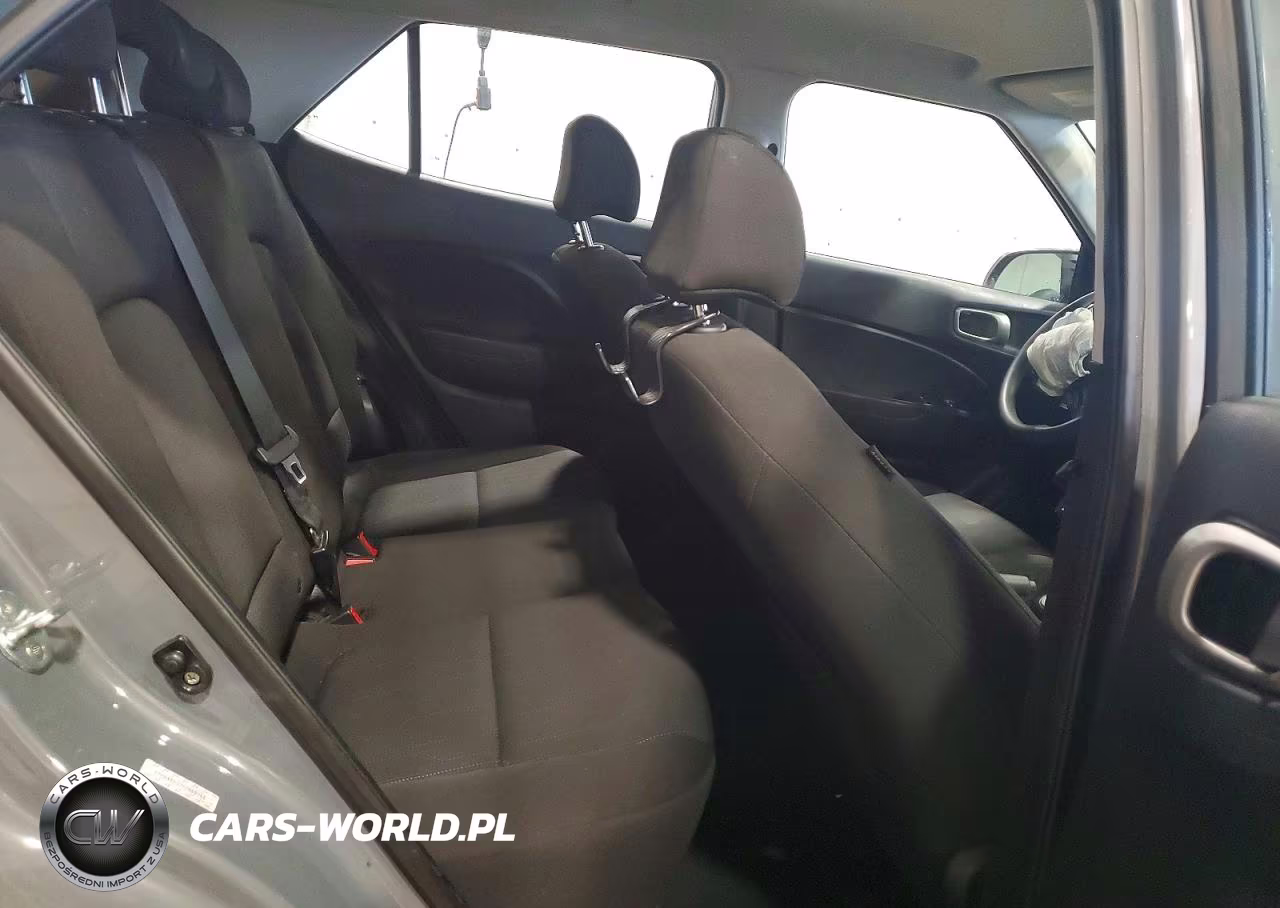 2021 Hyundai Venue Se VIN:KMHRB8A37MU068766 - 11