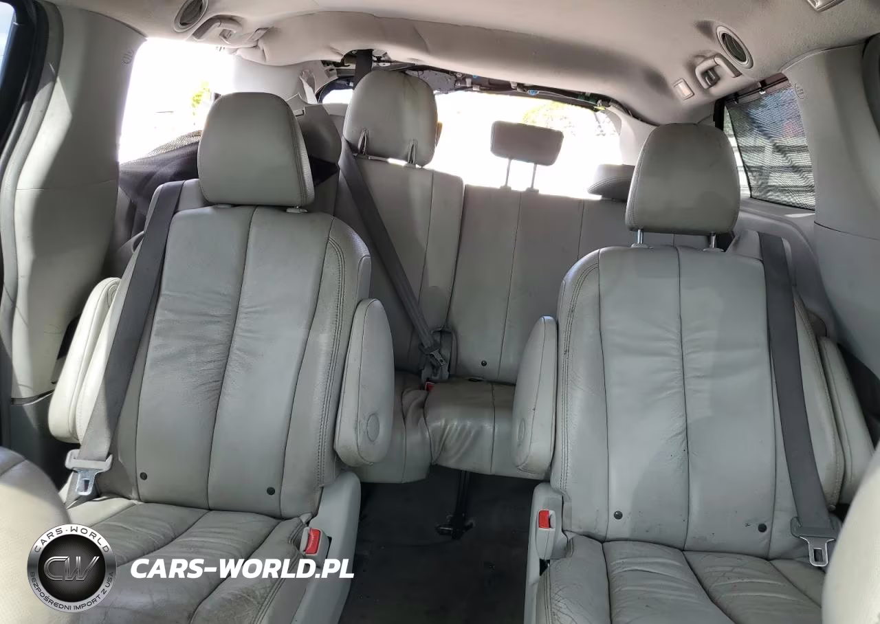 2011 Toyota Sienna Xle VIN:5TDDK3DC8BS015802 - 10