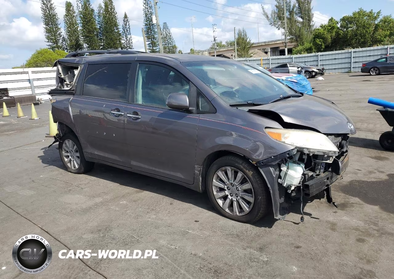 2011 Toyota Sienna Xle VIN:5TDDK3DC8BS015802 - 4