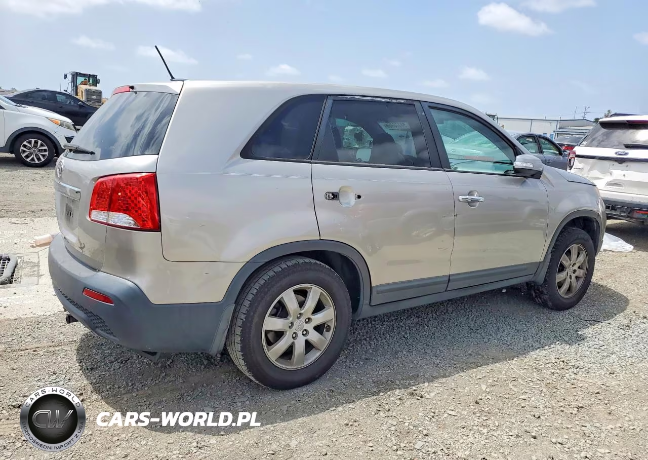 2012 Kia Sorento Lx VIN:5XYKT3A11CG279823 - 3