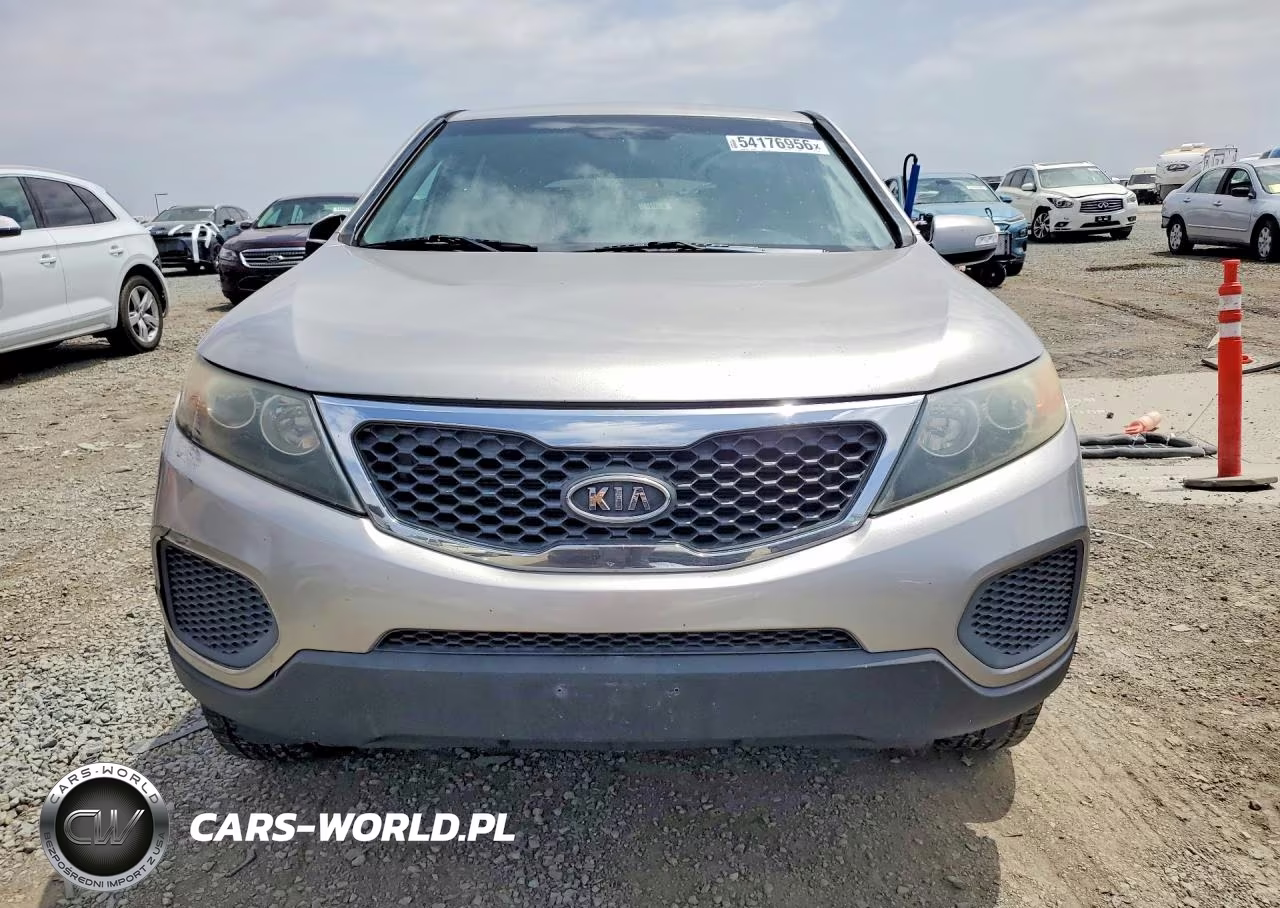 2012 Kia Sorento Lx VIN:5XYKT3A11CG279823 - 5