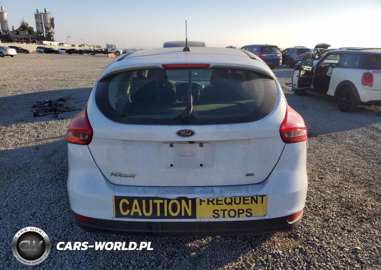 2018 Ford Focus Se VIN:1FADP3K2XJL241096 - 6