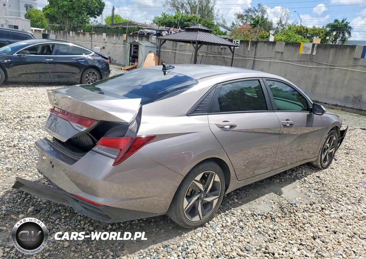 2023 Hyundai Elantra Sel VIN:KMHLS4AG8PU611628 - 3