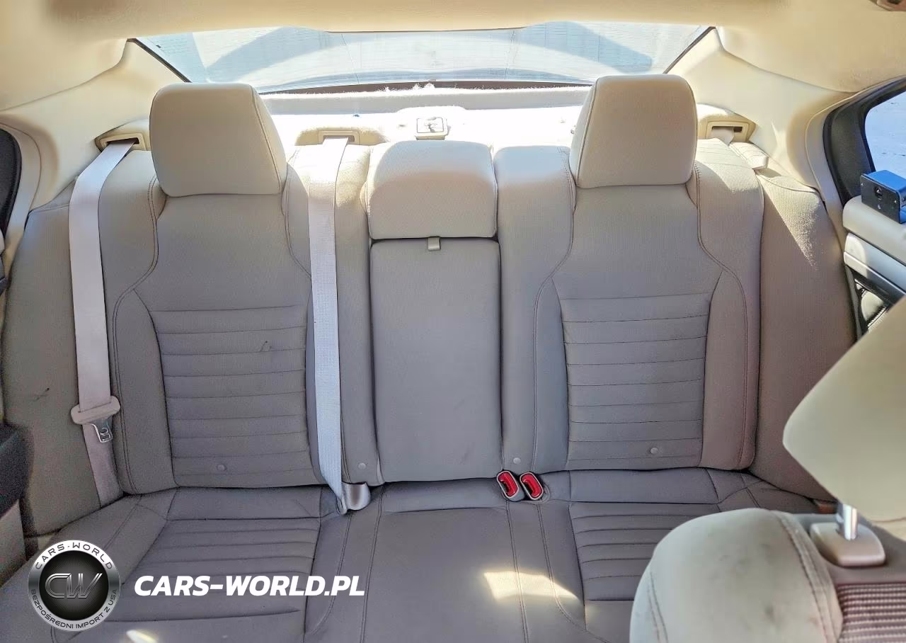 2010 Ford Taurus Se VIN:1FAHP2DW5AG104006 - 10