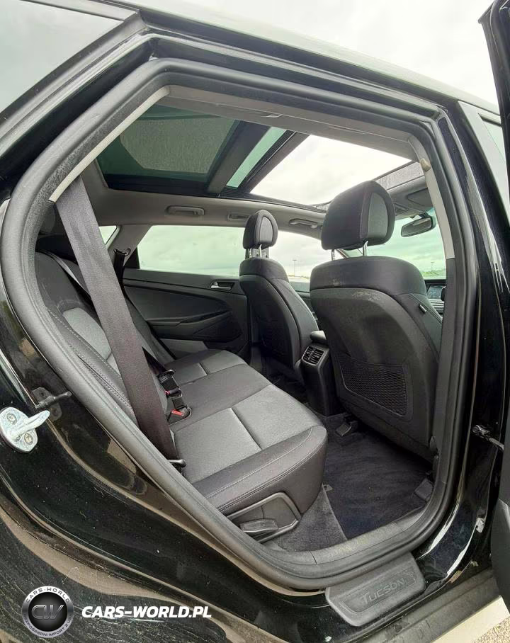 2018 Hyundai Tucson Value VIN:KM8J3CA2XJU794296 - 12
