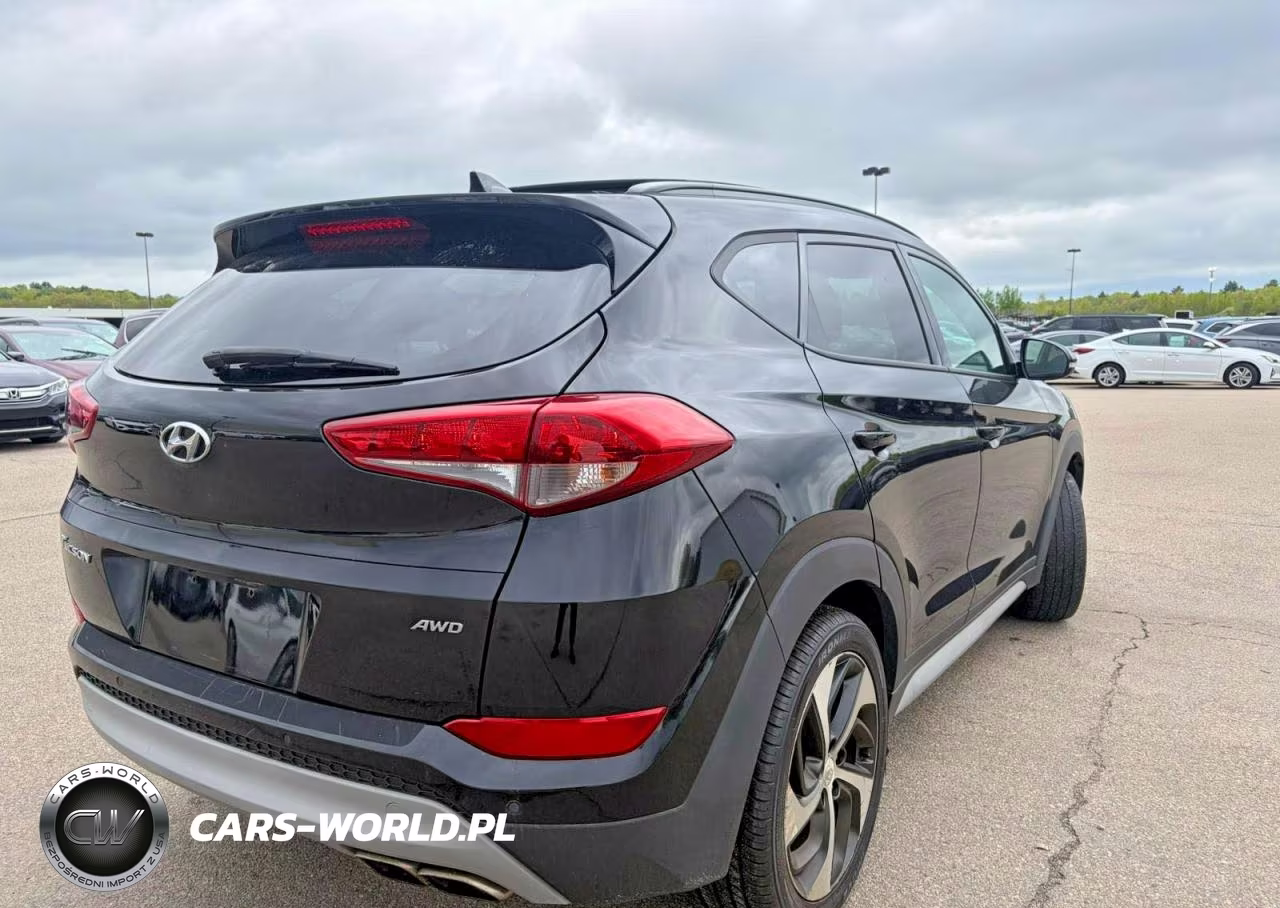 2018 Hyundai Tucson Value VIN:KM8J3CA2XJU794296 - 4