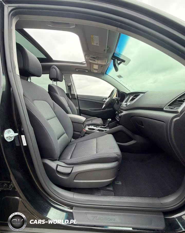 2018 Hyundai Tucson Value VIN:KM8J3CA2XJU794296 - 5
