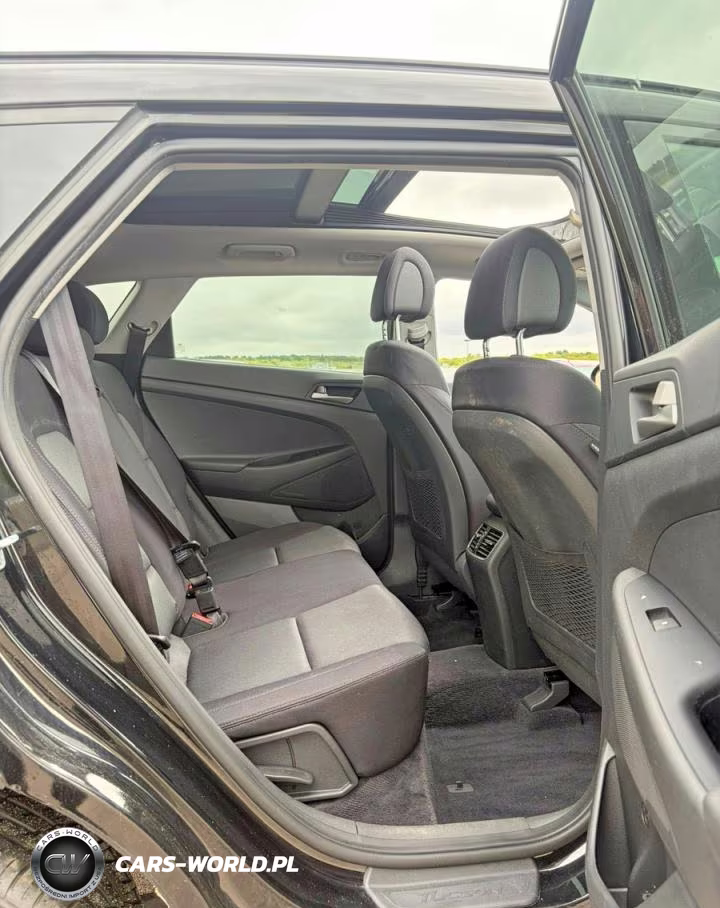 2018 Hyundai Tucson Value VIN:KM8J3CA2XJU794296 - 6