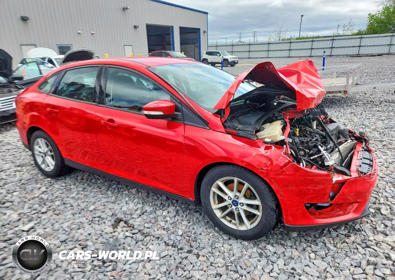 2015 Ford Focus Se VIN:1FADP3F26FL216777 - 4
