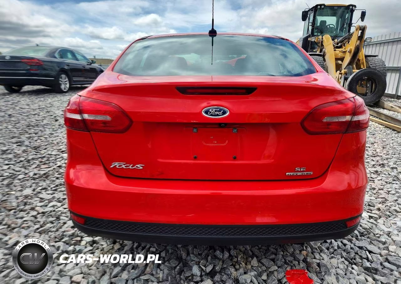 2015 Ford Focus Se VIN:1FADP3F26FL216777 - 6