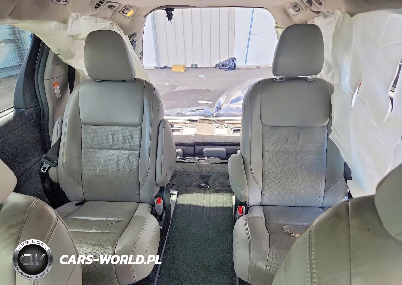 2016 Toyota Sienna Limited Premium 7-Passenger VIN:5TDDK3DC5GS134706 - 10