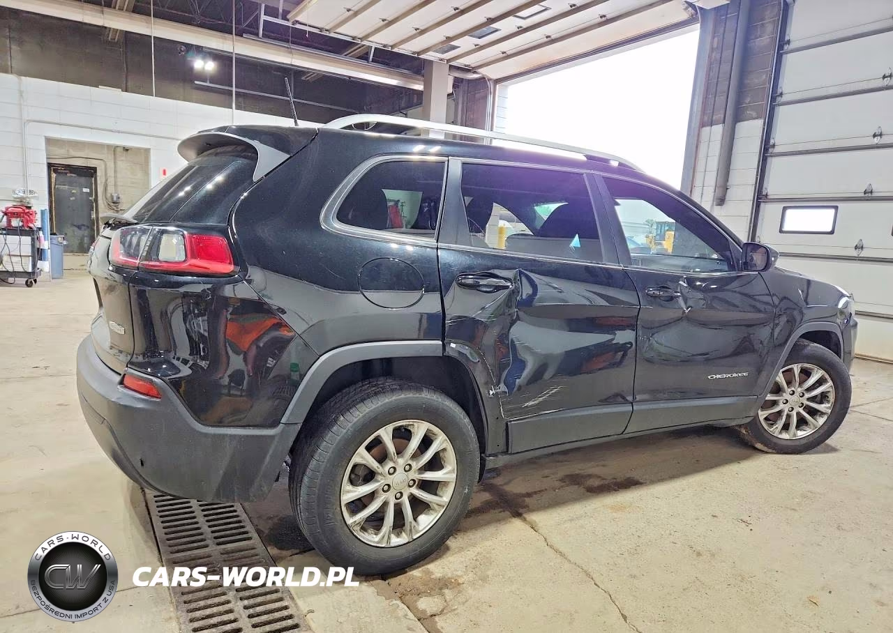2019 Jeep Cherokee Latitude VIN:1C4PJLCB6KD438687 - 3