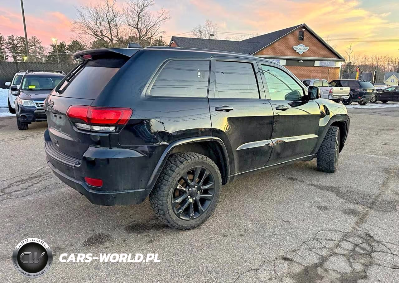2021 Jeep Grand Cherokee Laredo VIN:1C4RJFAG0MC541945 - 4