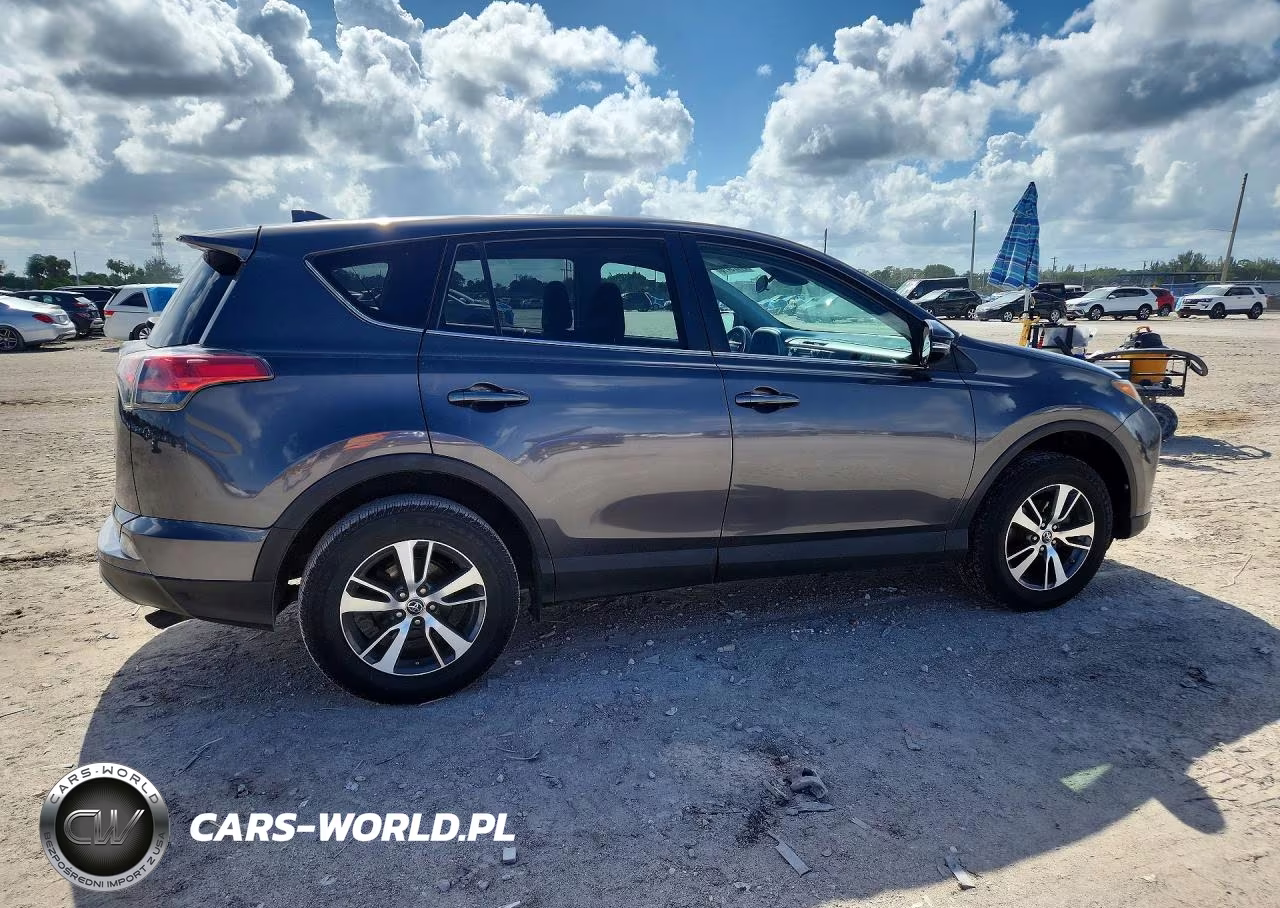 2018 Toyota Rav4 Xle VIN:2T3WFREV5JW410257 - 3