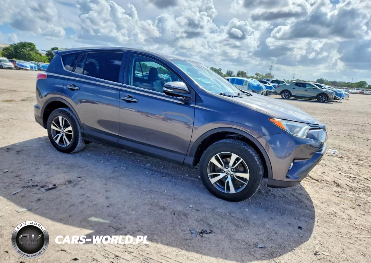 2018 Toyota Rav4 Xle VIN:2T3WFREV5JW410257 - 4