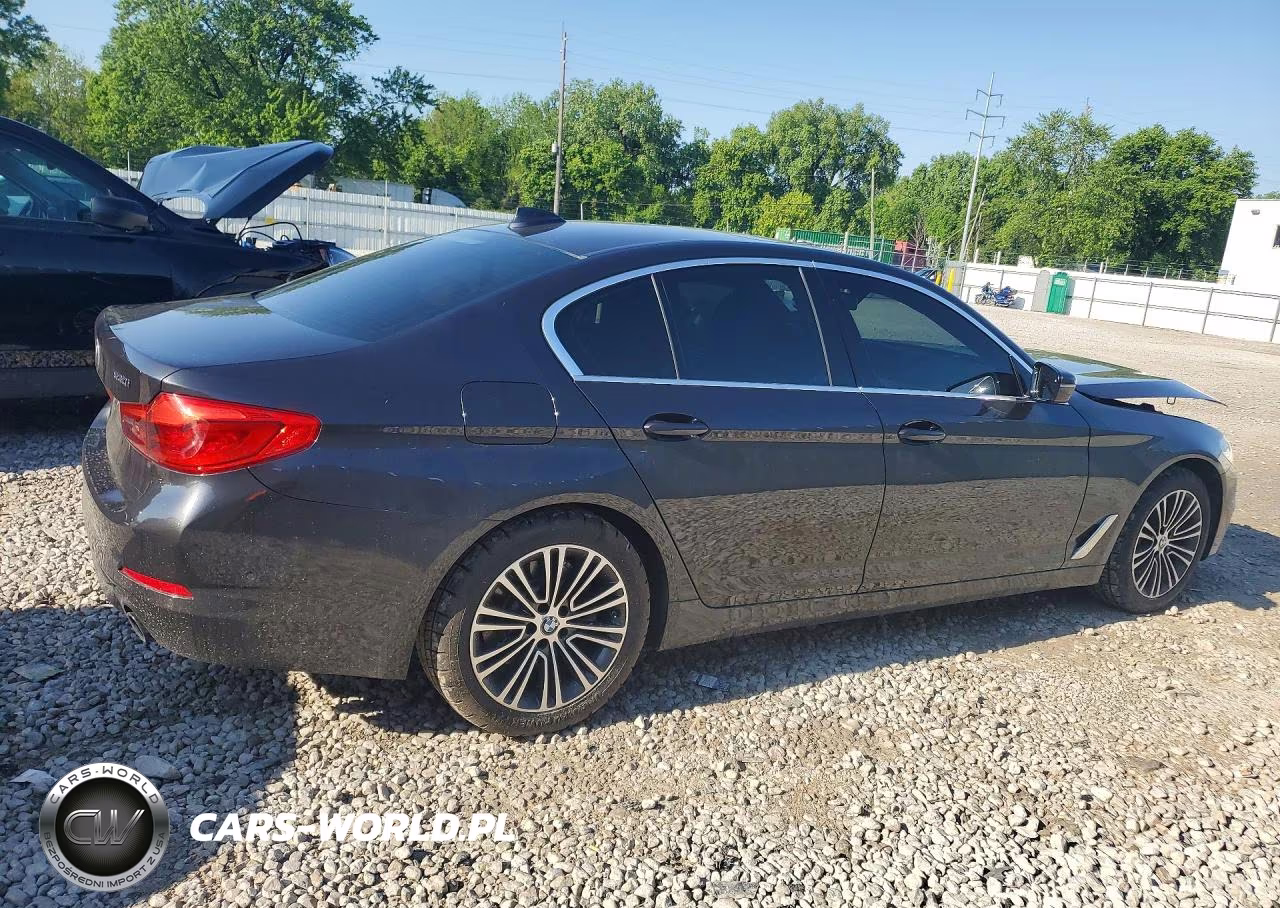 2019 BMW 530 Xi VIN:WBAJA7C53KWC77503 - 3