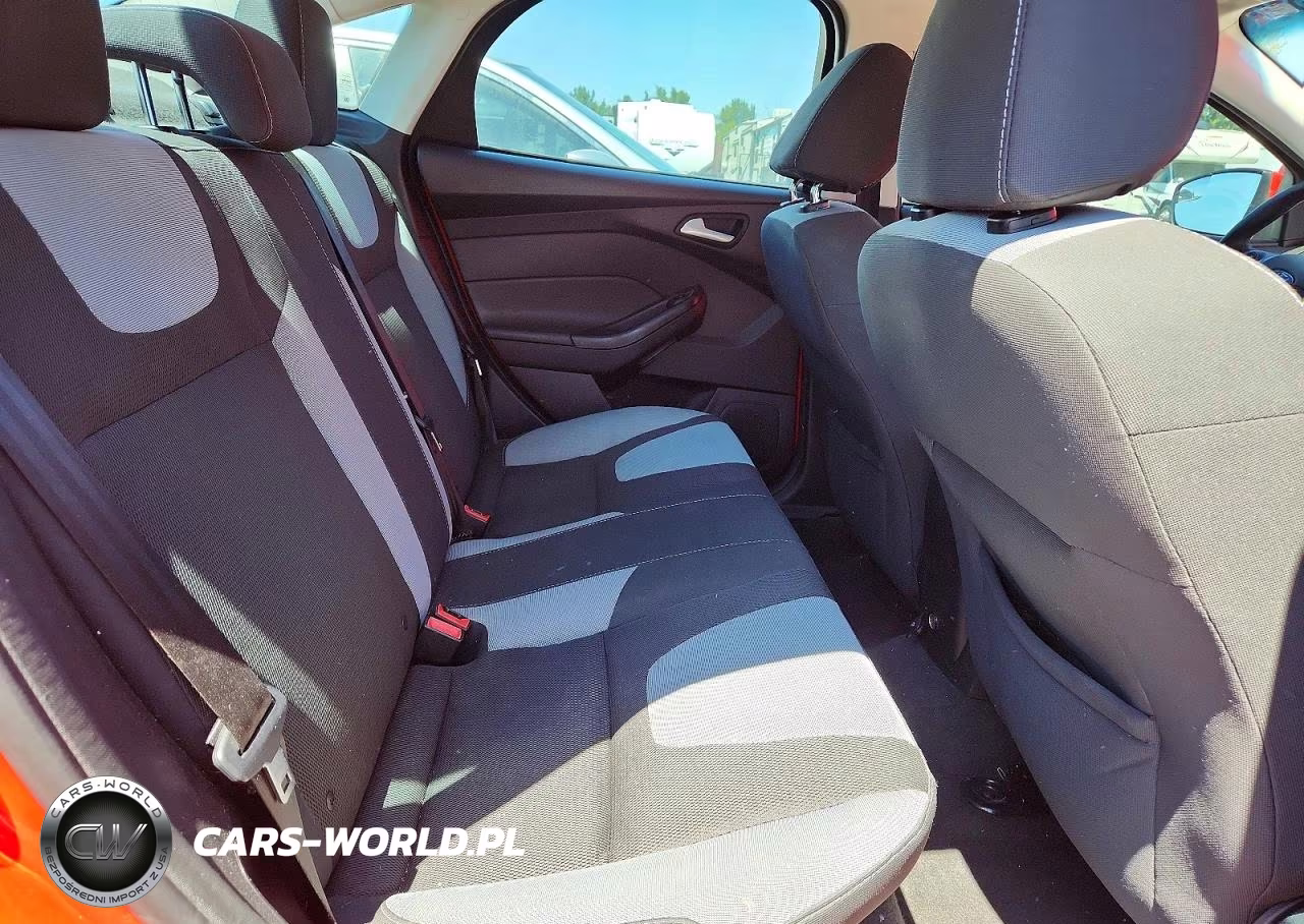 2014 Ford Focus Se VIN:1FADP3F20EL235596 - 10