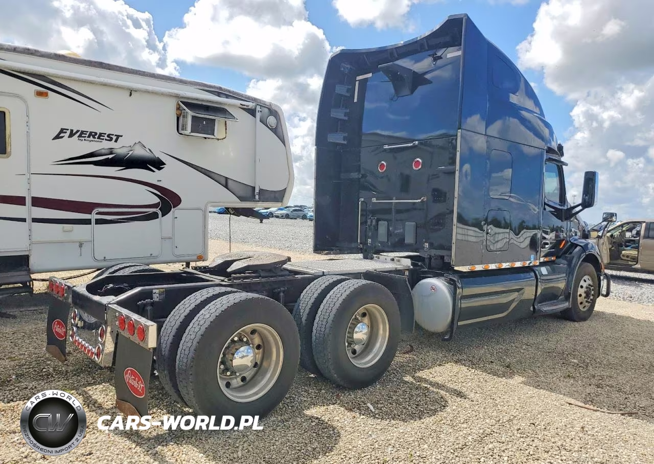 2020 Peterbilt 579 VIN:1XPBDP9X8LD669375 - 4