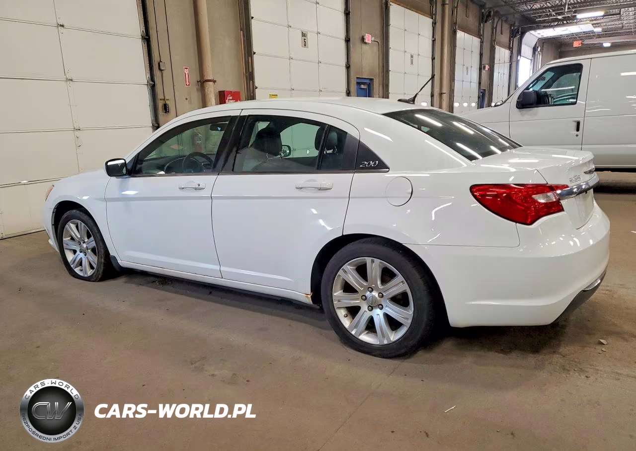 2011 Chrysler 200 Touring VIN:1C3BC1FB7BN615735 - 2