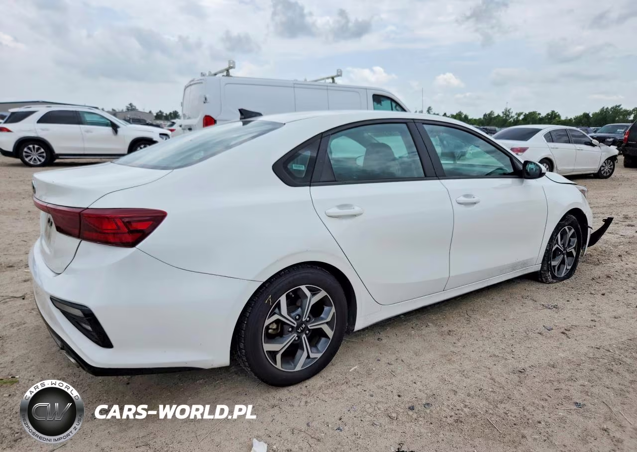 2021 Kia Forte Lxs VIN:3KPF24AD1ME334094 - 3