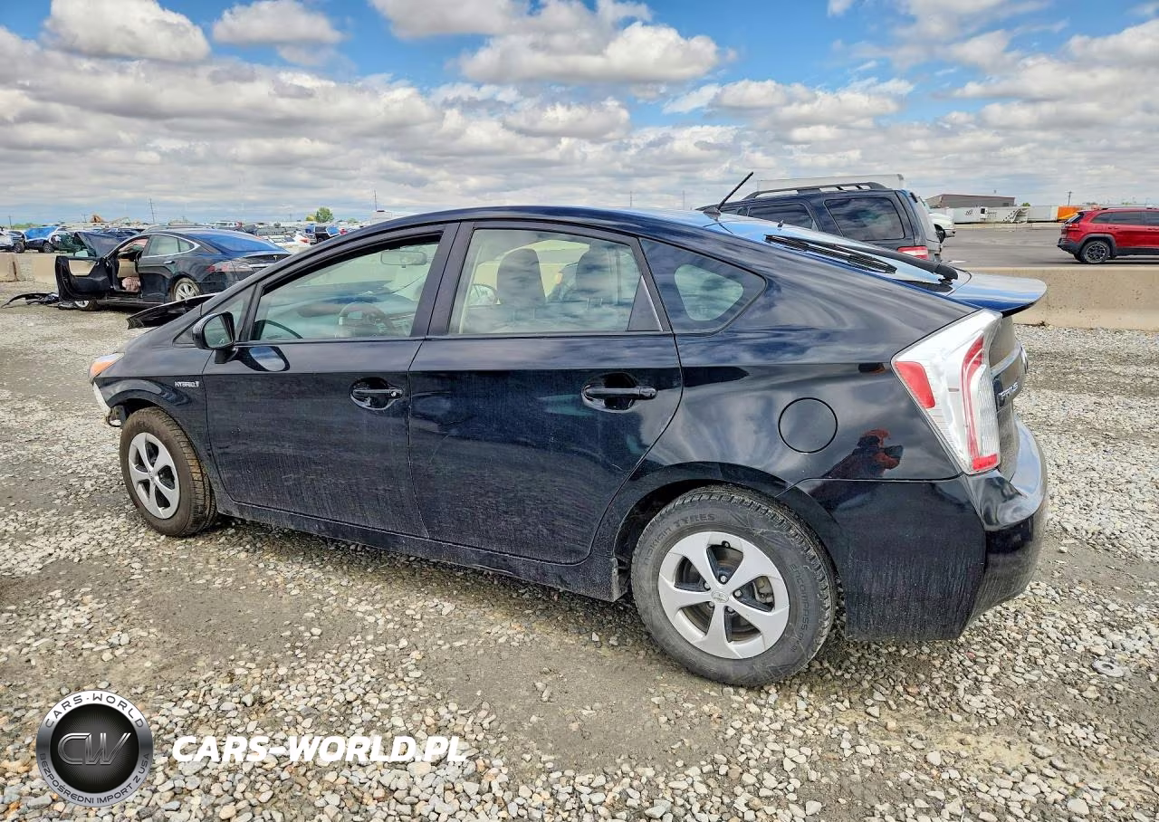 2015 Toyota Prius Two VIN:JTDKN3DU8F0436404 - 2