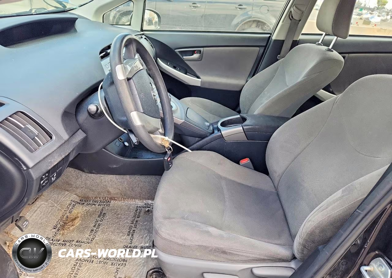 2015 Toyota Prius Two VIN:JTDKN3DU8F0436404 - 7