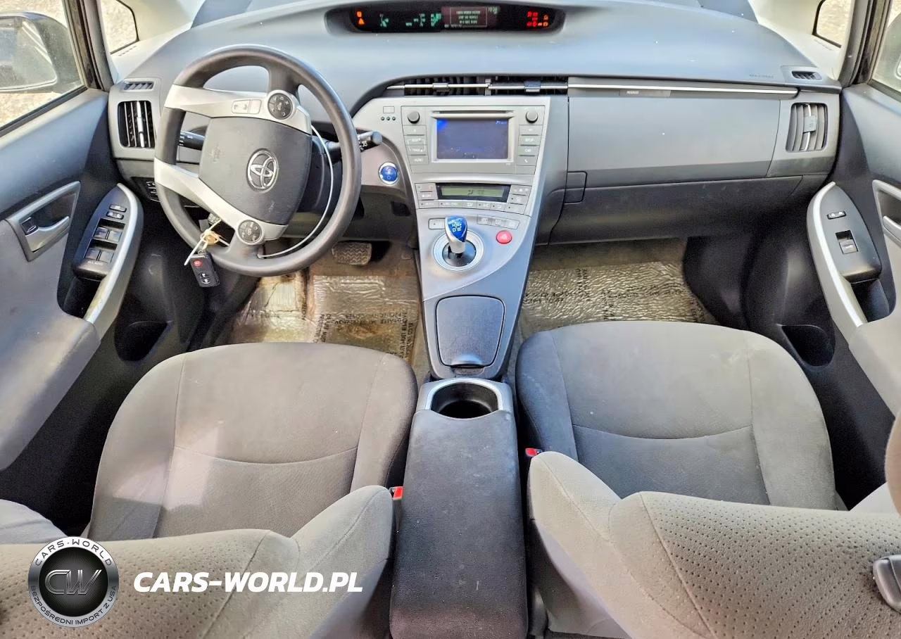 2015 Toyota Prius Two VIN:JTDKN3DU8F0436404 - 8