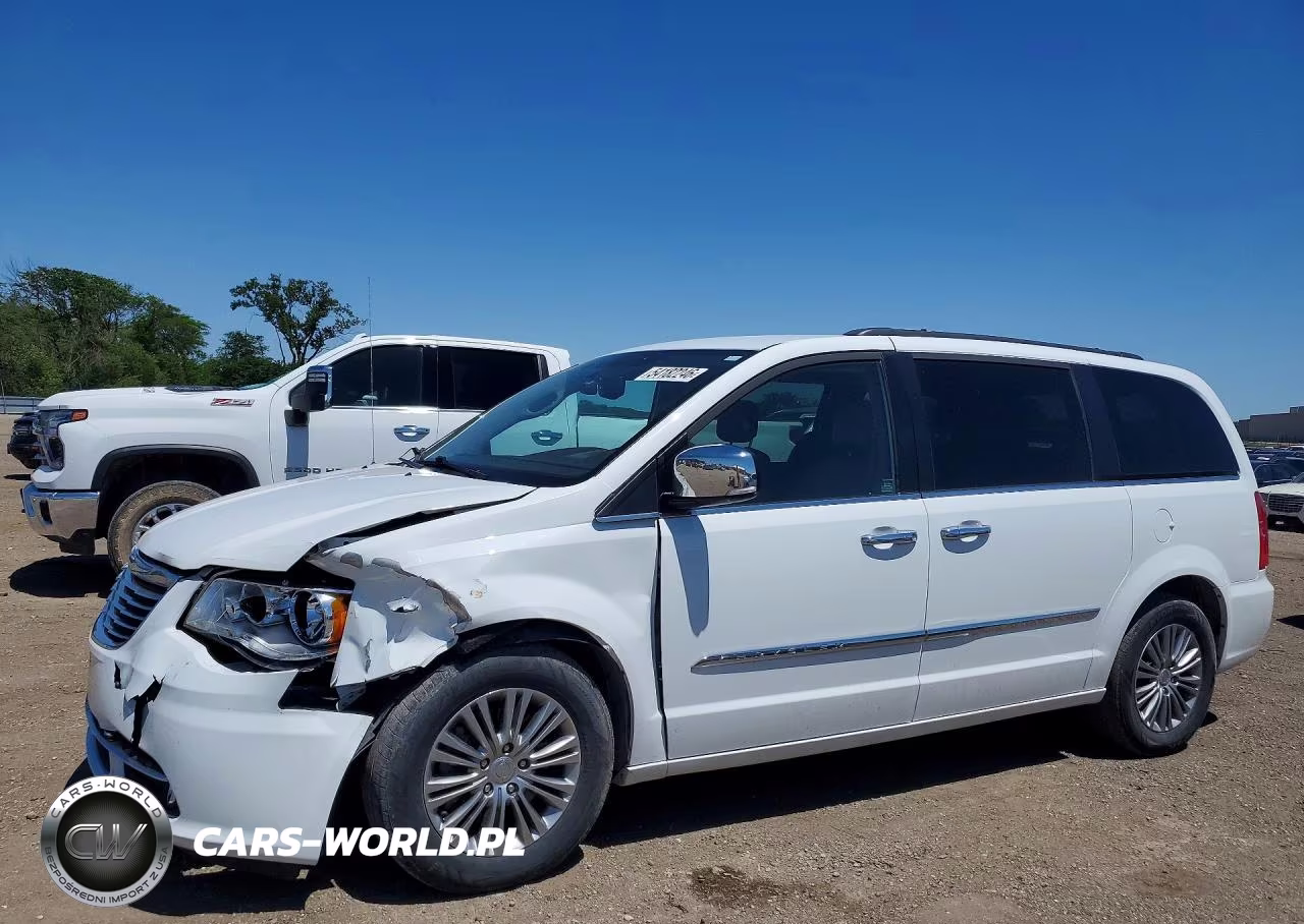2014 Chrysler Town & Country Touring L