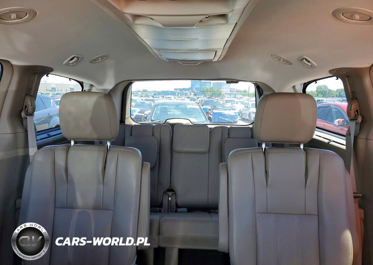 2014 Chrysler Town & Country Touring L VIN:2C4RC1CG5ER474472 - 10