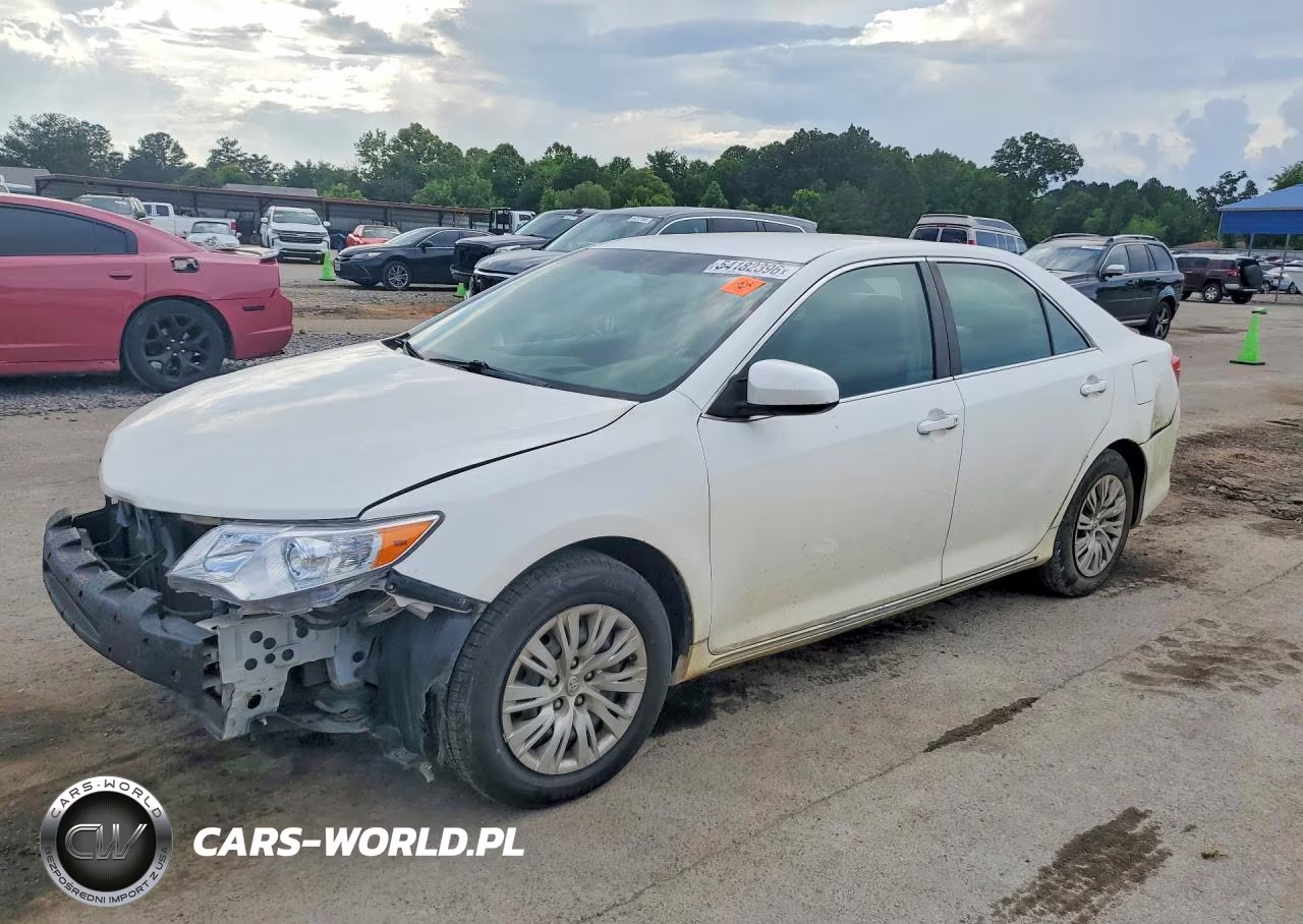 2012 Toyota Camry Le – zdjęcie 1 z 12