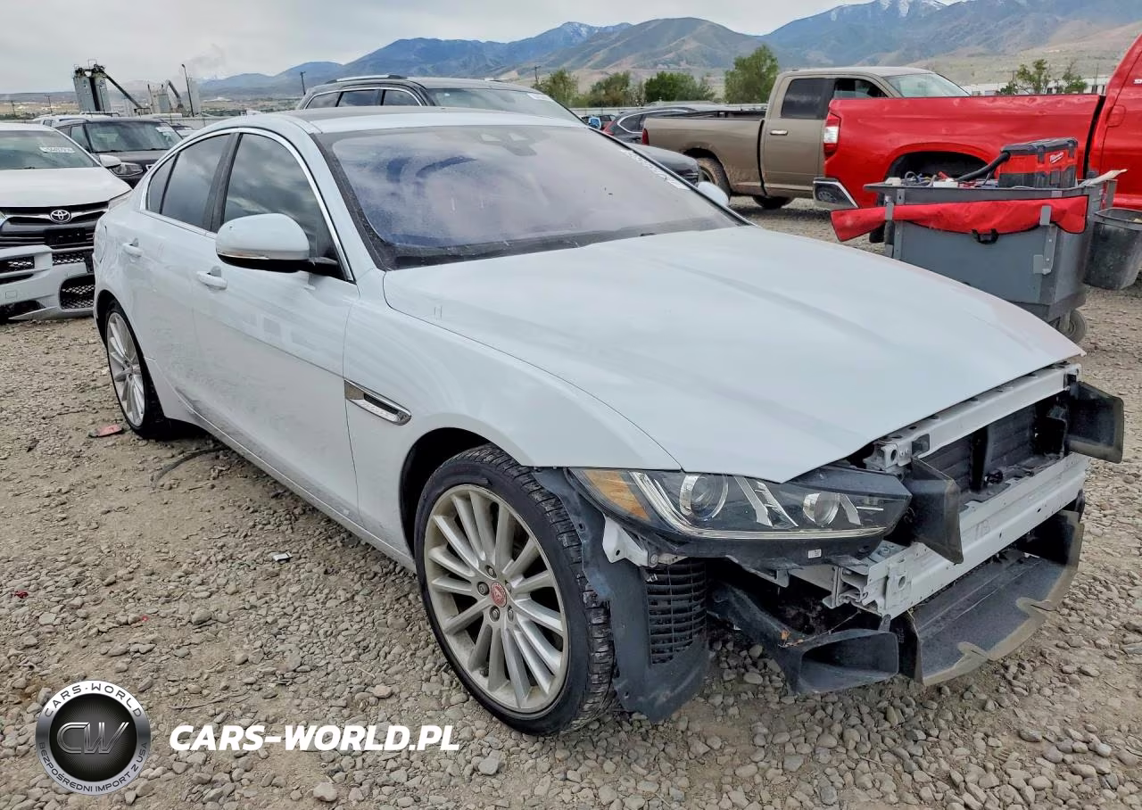 2017 Jaguar Xe First Edition VIN:SAJAN4BV8HA946649 - 4
