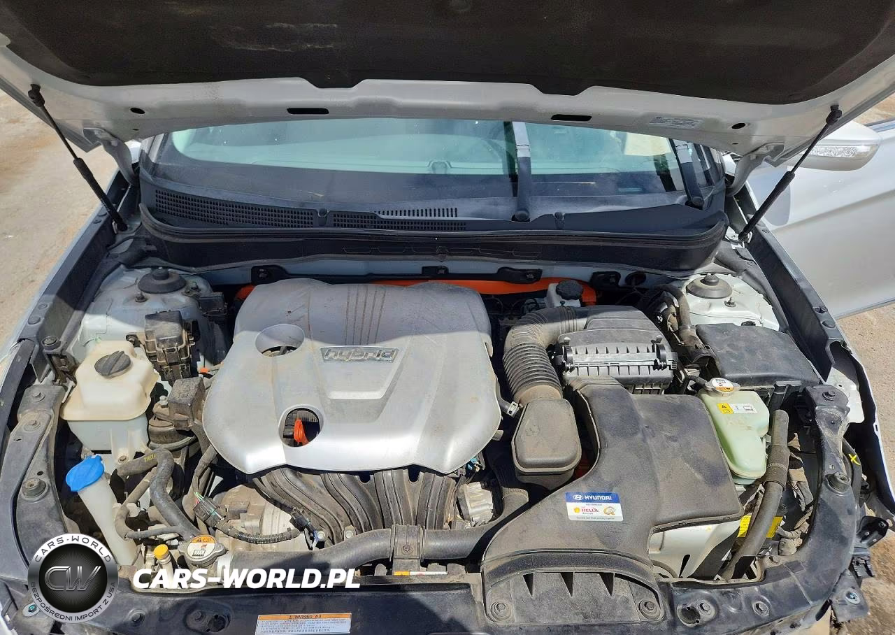 2015 Hyundai Sonata Hybrid Base VIN:KMHEC4A41FA139770 - 11