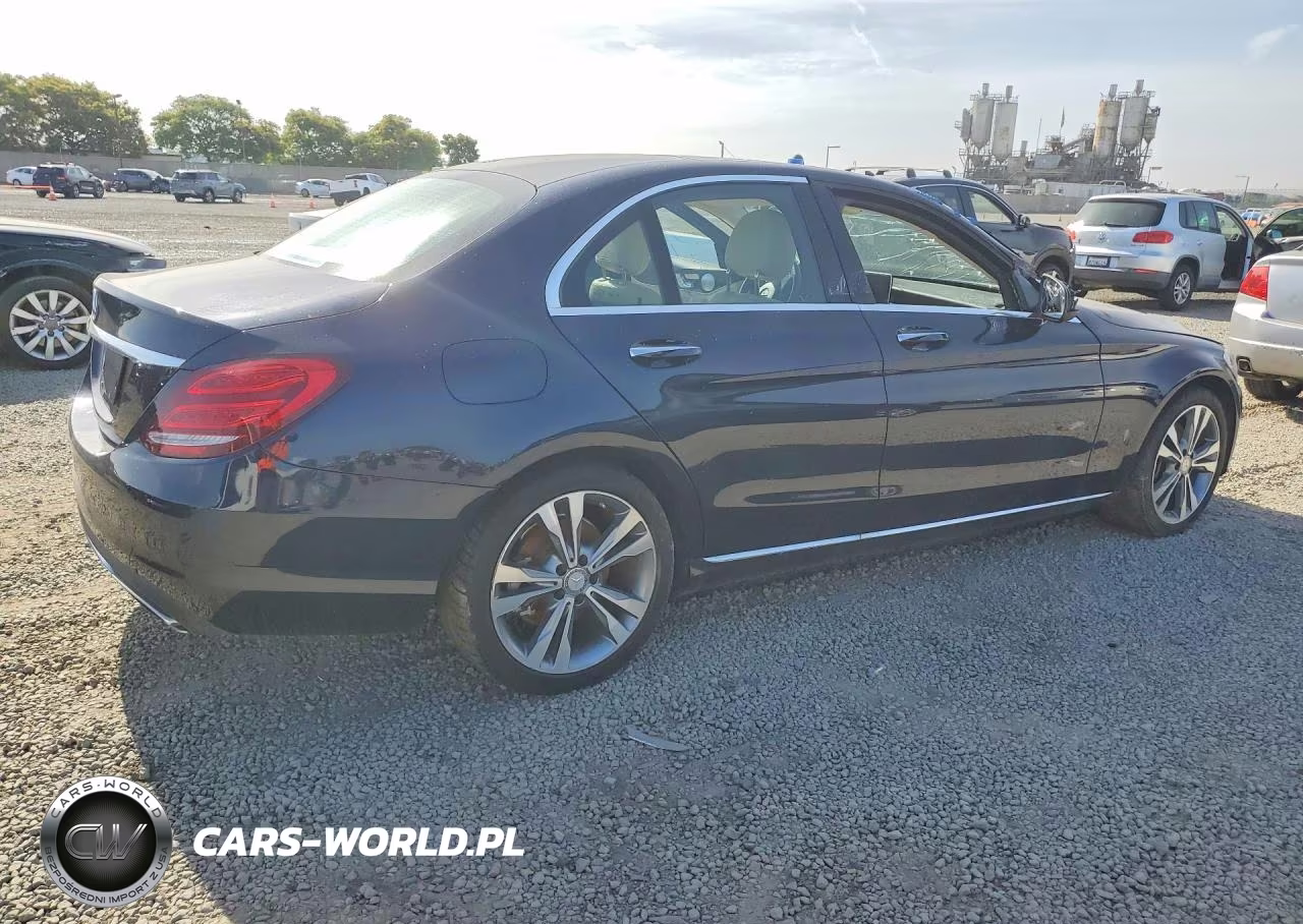 2015 Mercedes-Benz C 300 4Matic VIN:55SWF4KB1FU019082 - 3
