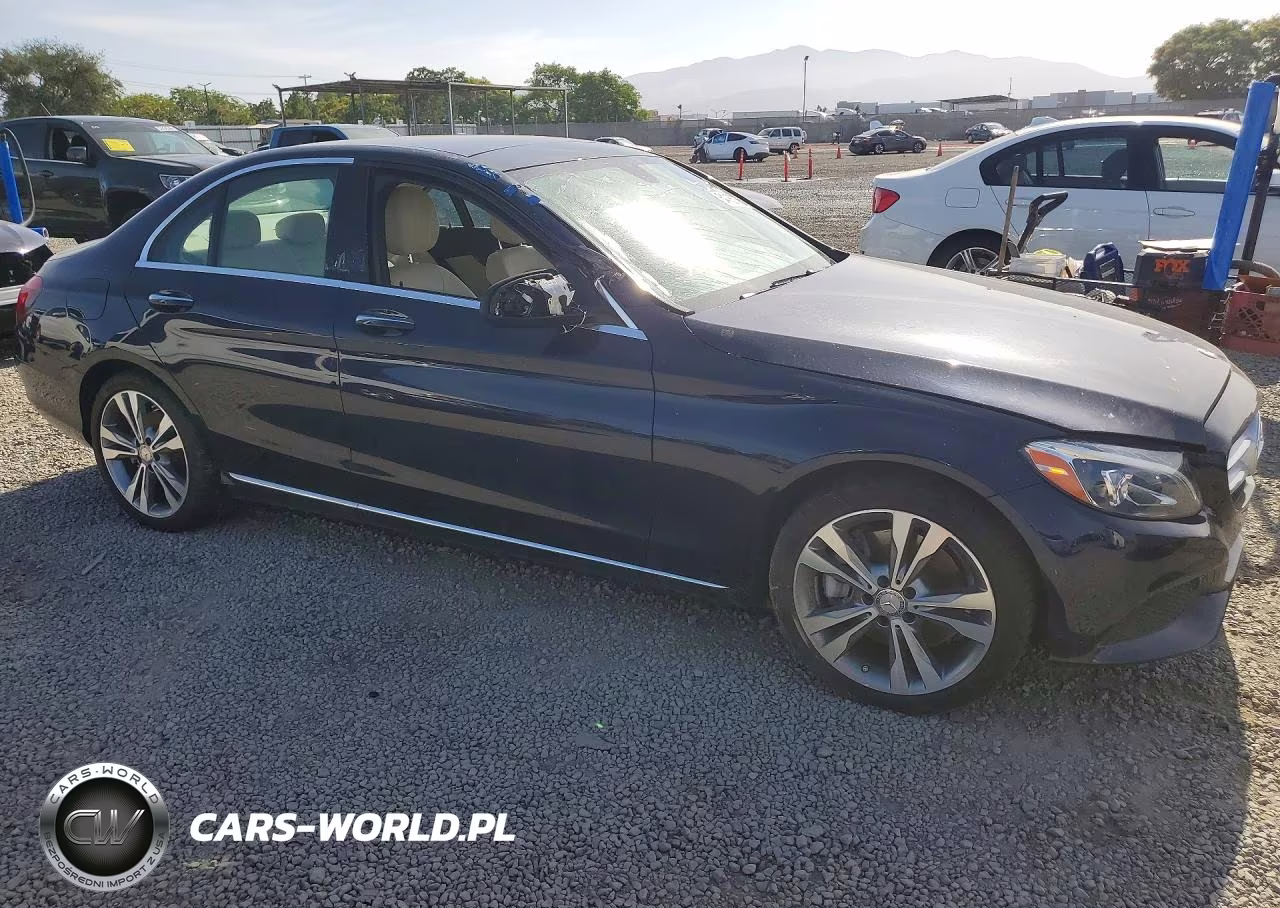 2015 Mercedes-Benz C 300 4Matic VIN:55SWF4KB1FU019082 - 4