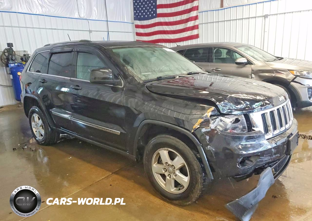 2013 Jeep Grand Cherokee Laredo VIN:1C4RJFAG0DC502921 - 4